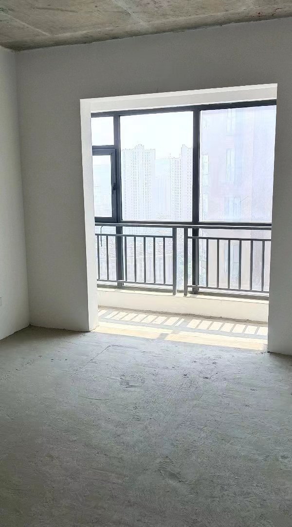 安厦十五城,精品好房,楼层好,视野广,安厦十五城4室2厅2卫1阳台!3