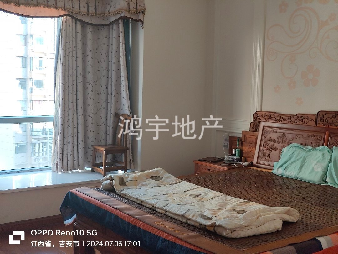 山水国际,山水国际大户型南北通透。房子看中了价格好说,黄金楼层带车位7