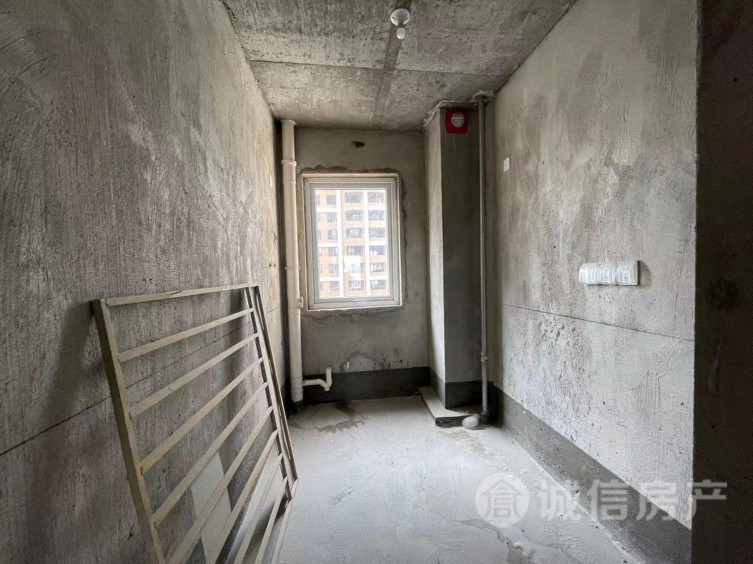 二机厂安置区,二机厂安置区三室两厅一厨一卫2