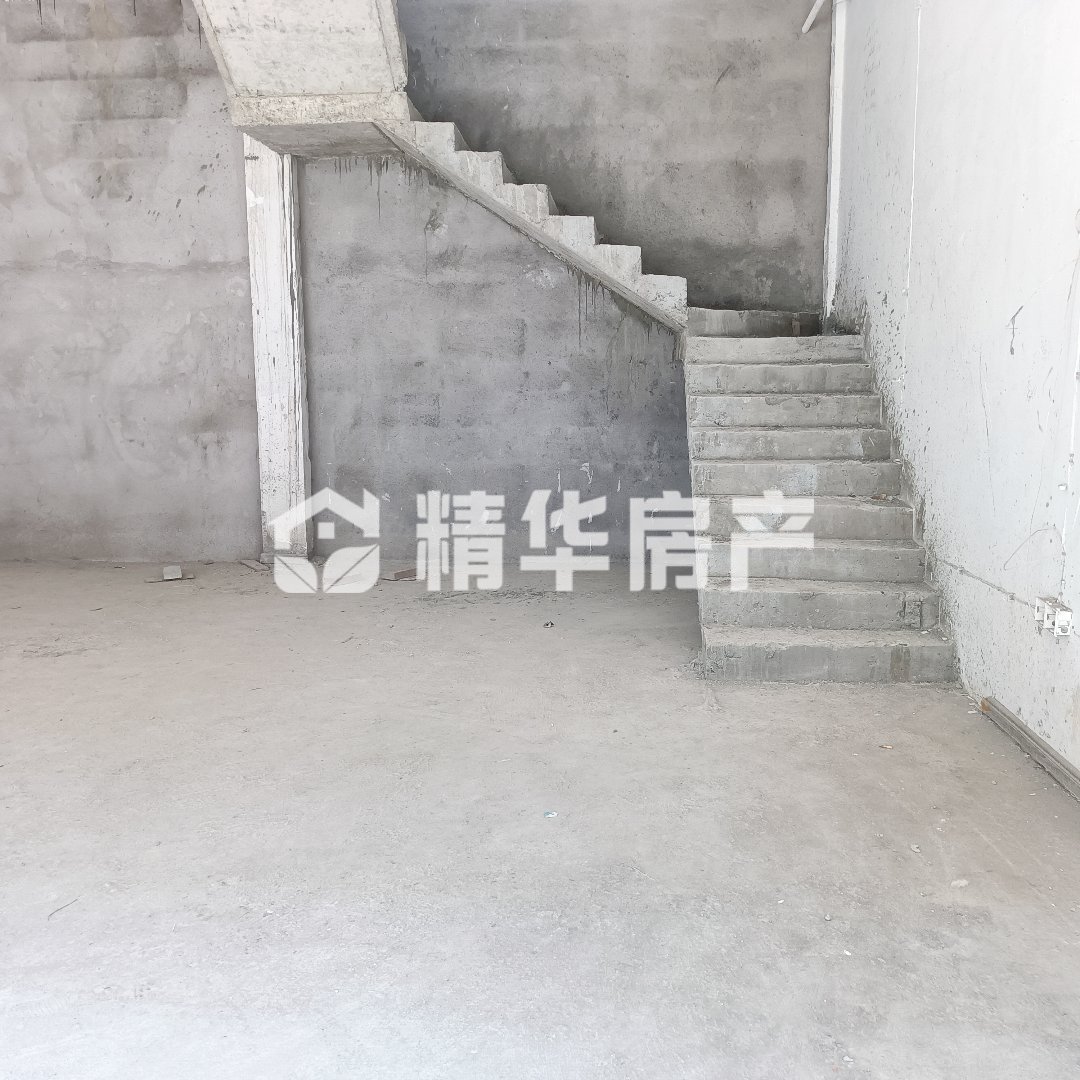 广丰国际商贸城,商贸城两直三层半,位置好,前后停车出入方便,送半层利用空间大12