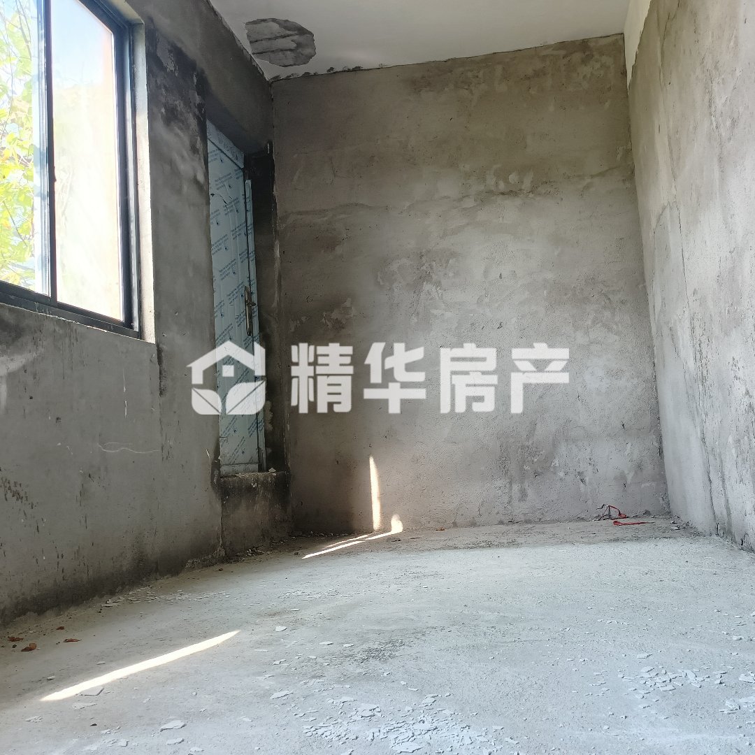 广丰国际商贸城,商贸城两直三层半,位置好,前后停车出入方便,送半层利用空间大4