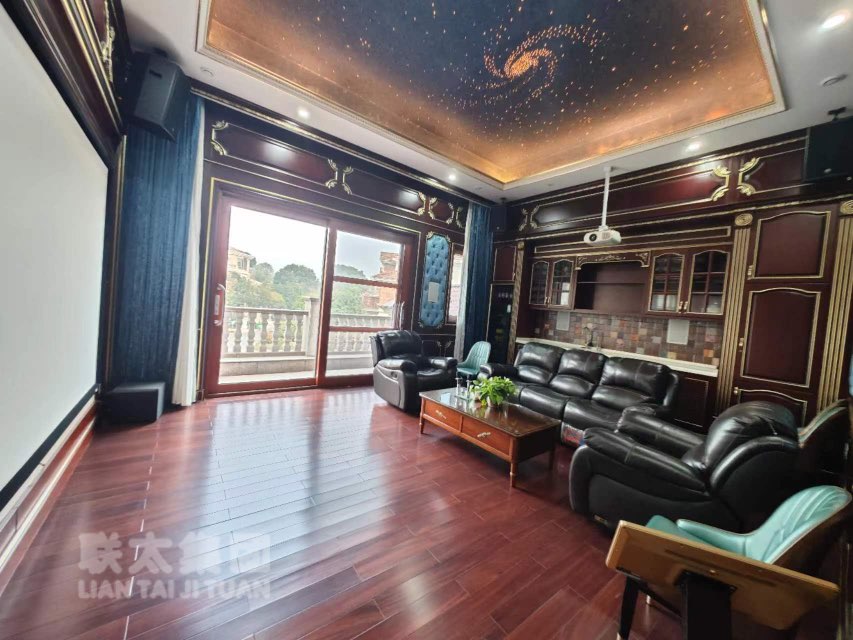 星沙碧桂园,星沙碧桂园地铁精装6室3厅6卫2阳台,交通便利,设施齐全2