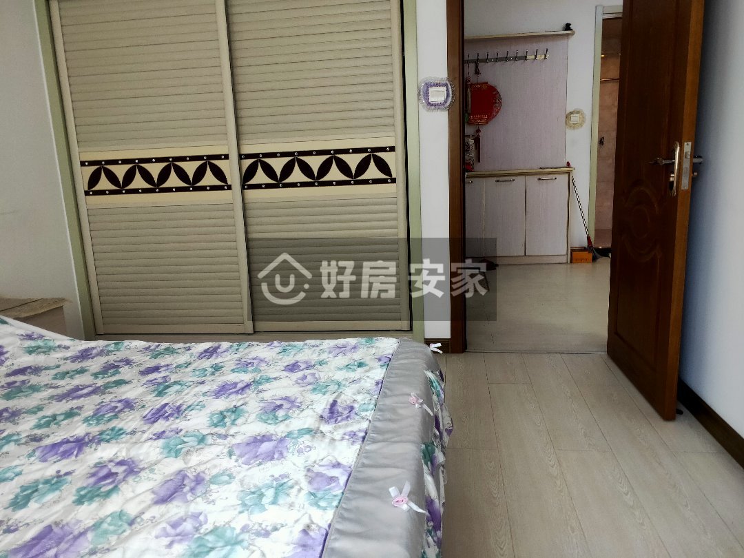 御景苑,御景苑回迁59平电梯中层精装修17.5万可贷款4