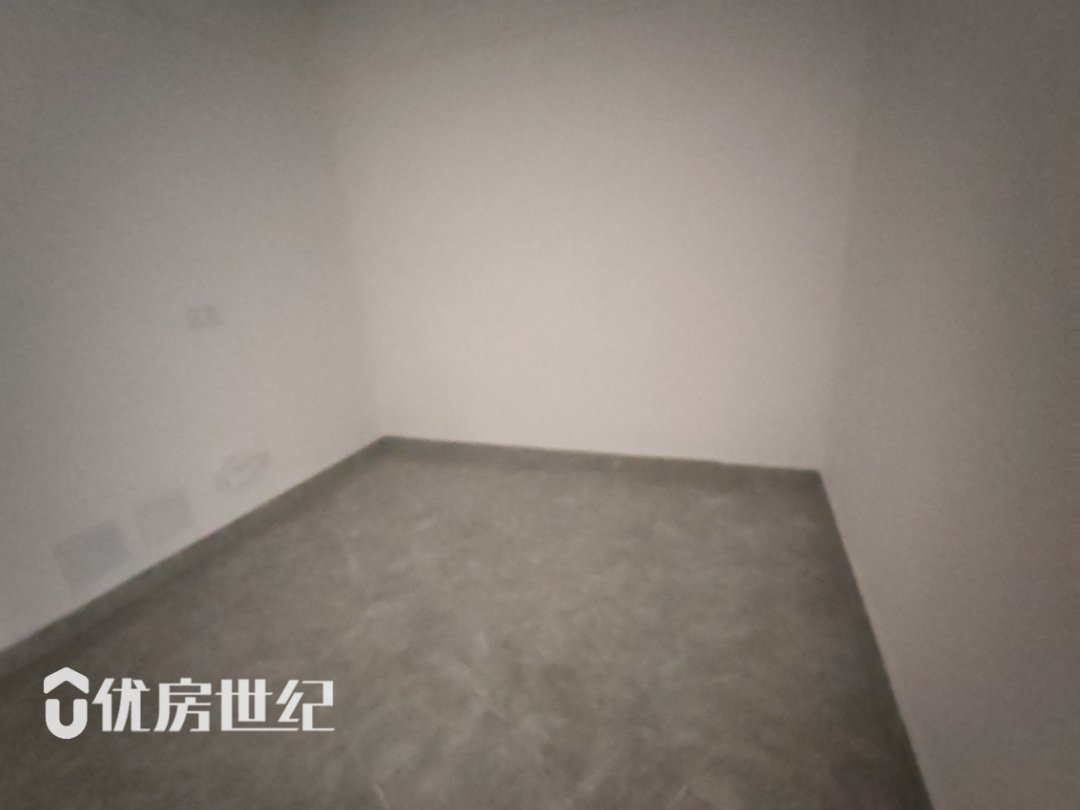 现代传媒港,现代传媒港。116平复式楼,可做4房2卫8