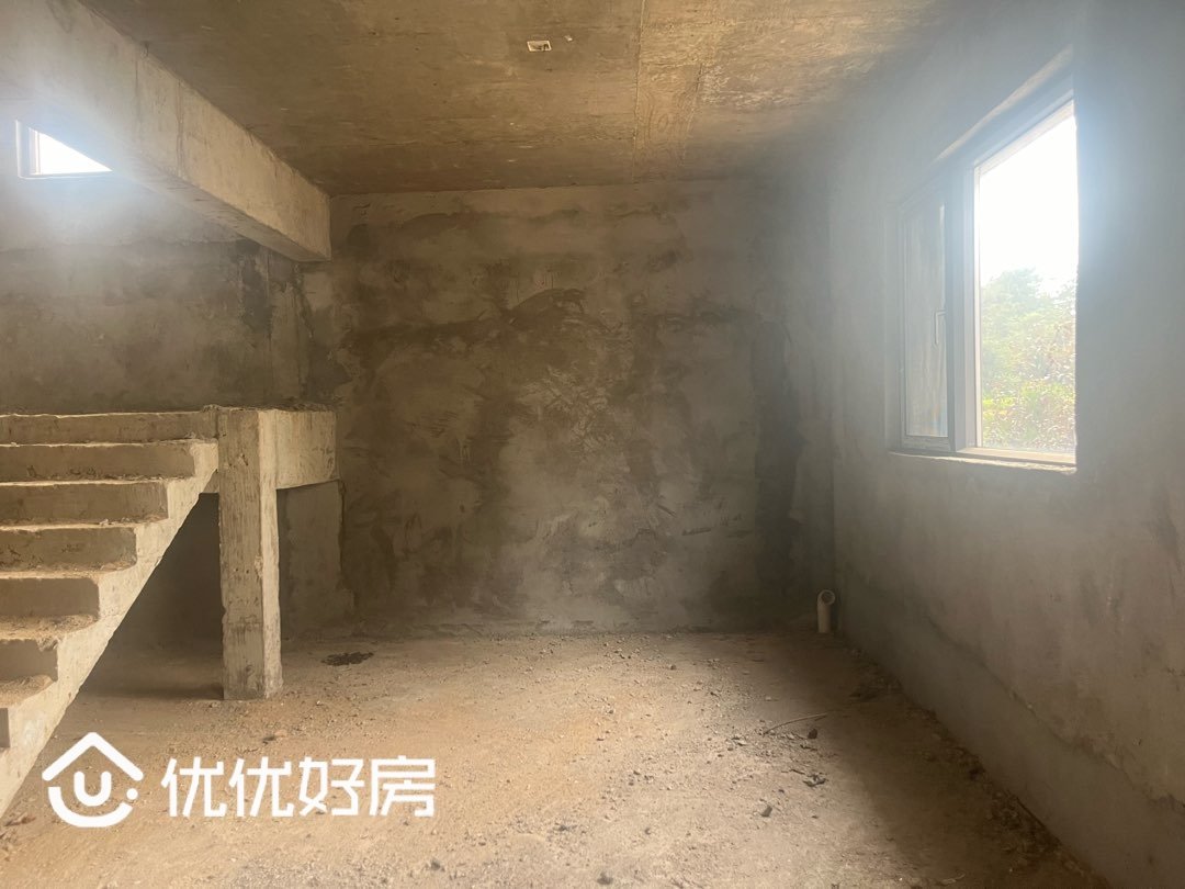 龙泽花园,高端别墅群边户,带100多平超大院子,3