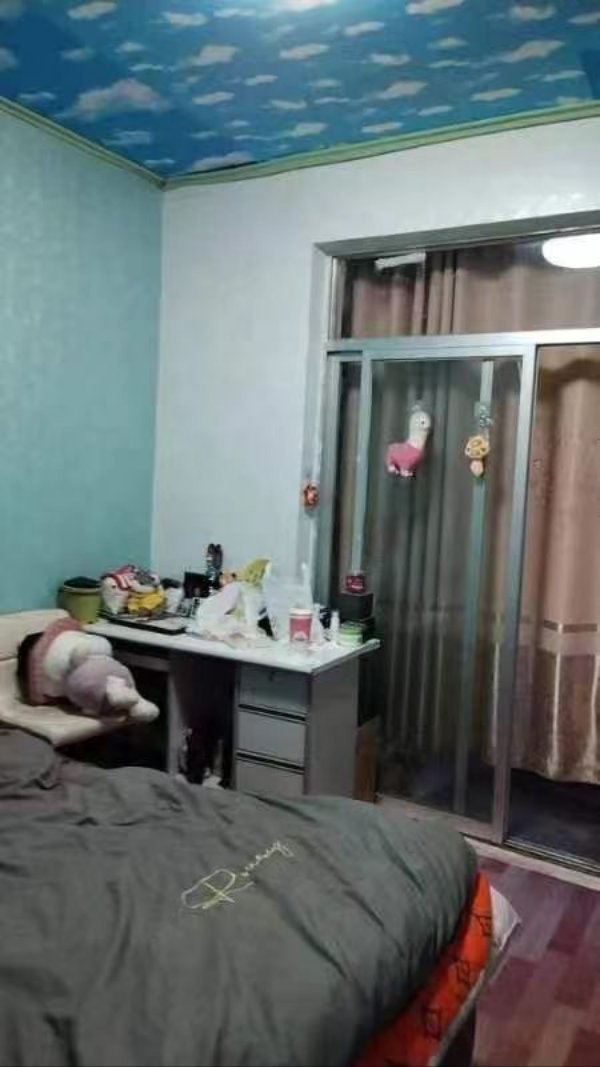9号区,金水里九号区四楼,邻近三小七中,随时看房!6