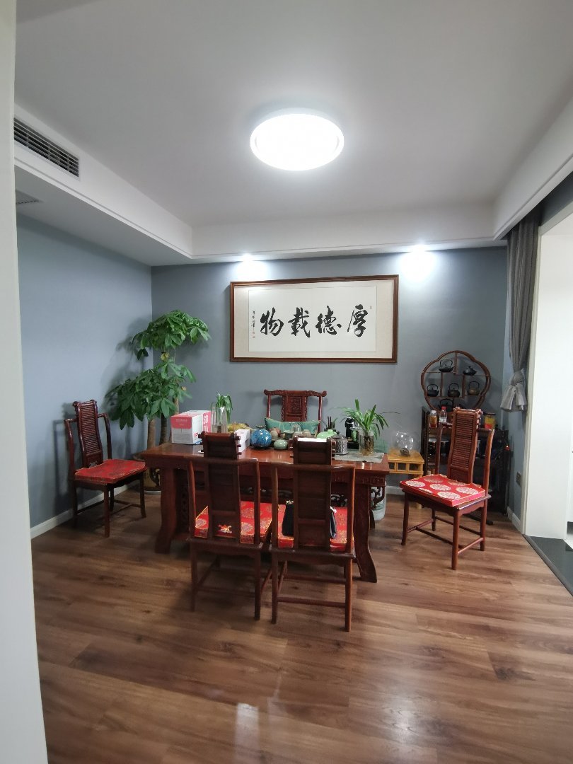 新城花园,新城花园带大露台的房子,全屋中央空调,品牌定制,精装三房两卫1