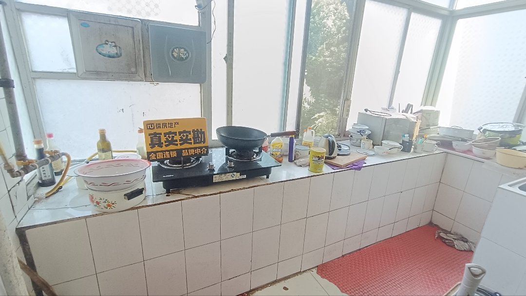 虹美新村,临街,虹美新村两室,有暖气,五楼6