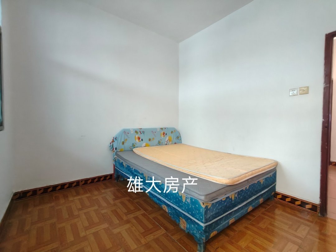 庙嘴经济园区,希望小学附近两室两厅楼梯房,三楼简单装修,产权清晰2