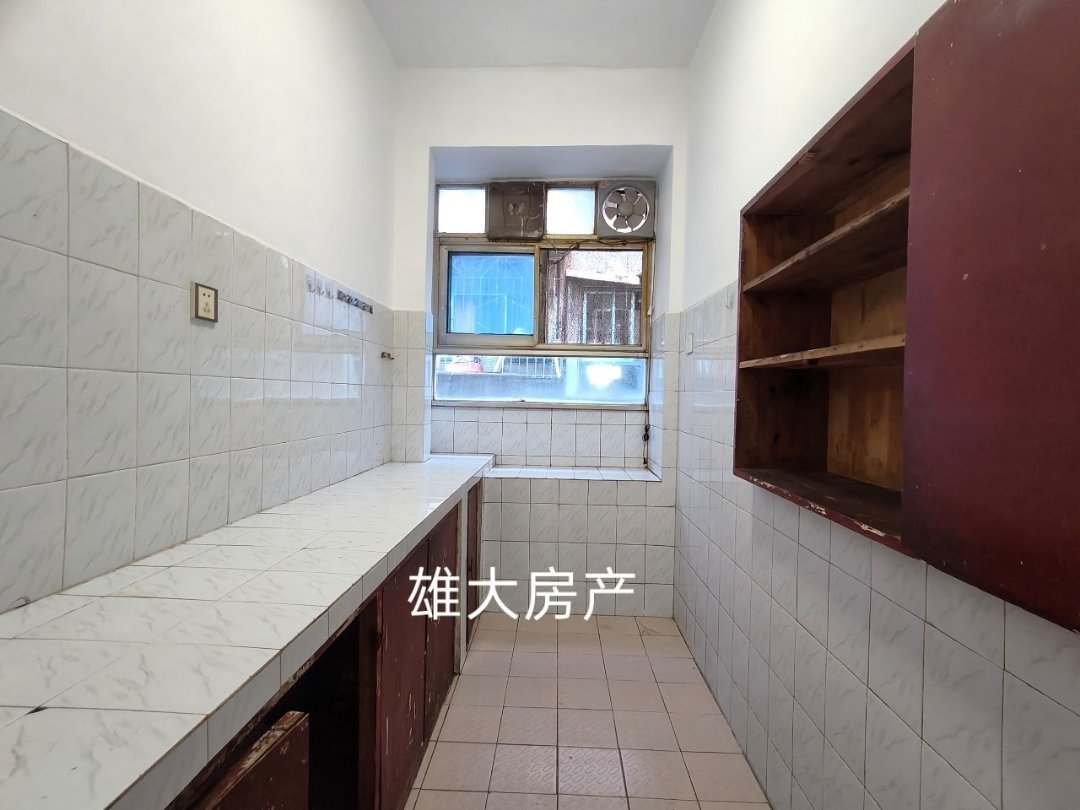 庙嘴经济园区,希望小学附近两室两厅楼梯房,三楼简单装修,产权清晰5
