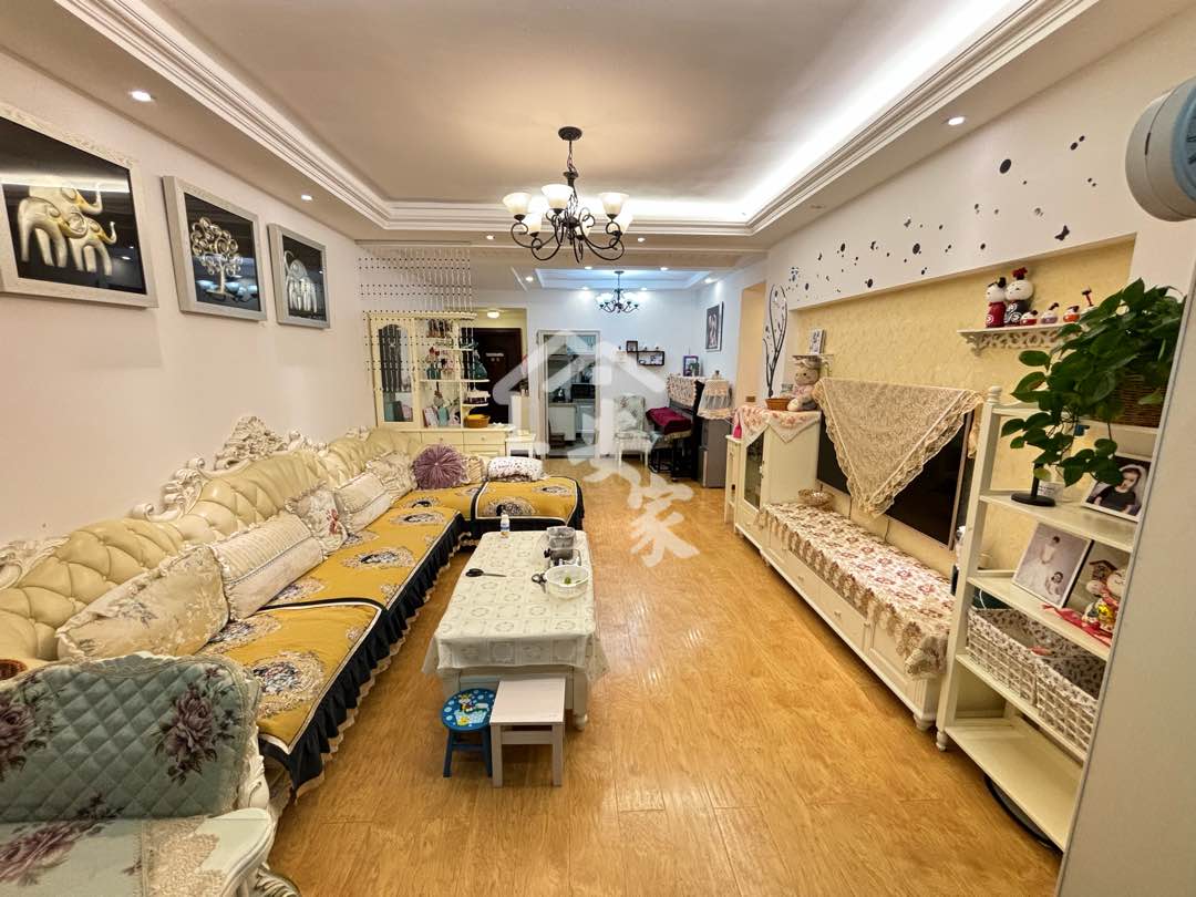 莱茵堡,精装修拎包入住关门卖满五不韦1钢琴拿走1