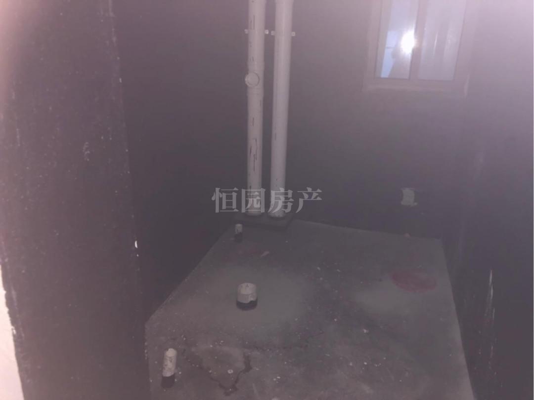 钟鑫状元府,急售!汴河华府103平毛坯三室86万送车位7