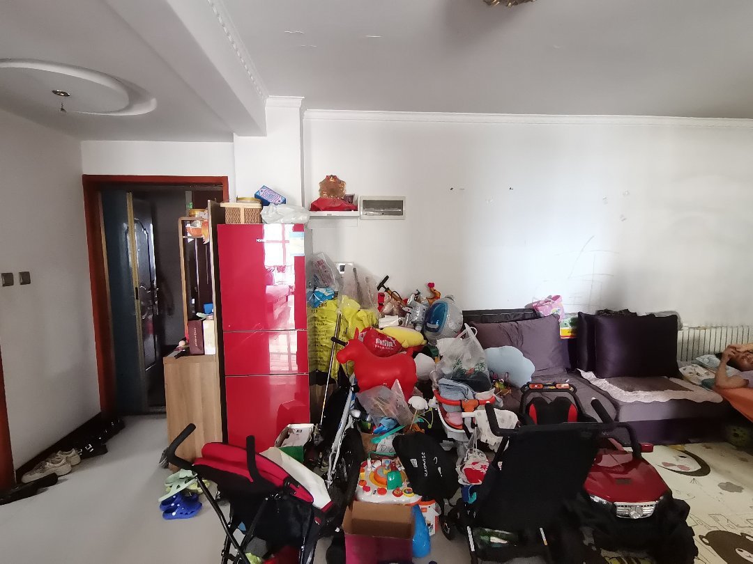 潞安颐龙湾,潞安颐龙湾好房出售!此房两证全!房主急售,价格可议!3