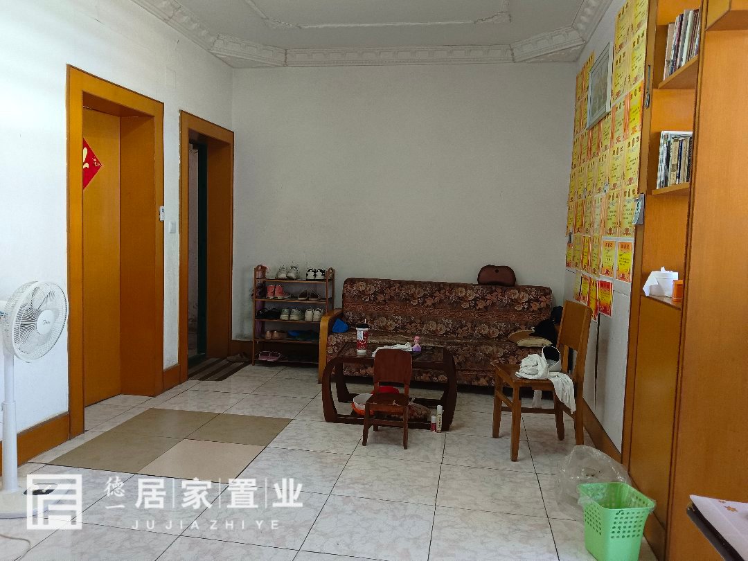 动物检疫站住宿区,急售中心医院附近,步梯三楼好楼层1