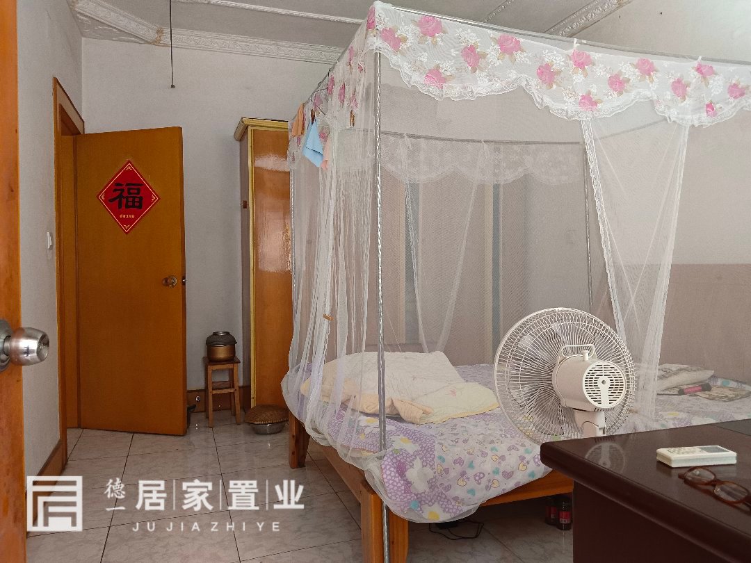 动物检疫站住宿区,急售中心医院附近,步梯三楼好楼层3