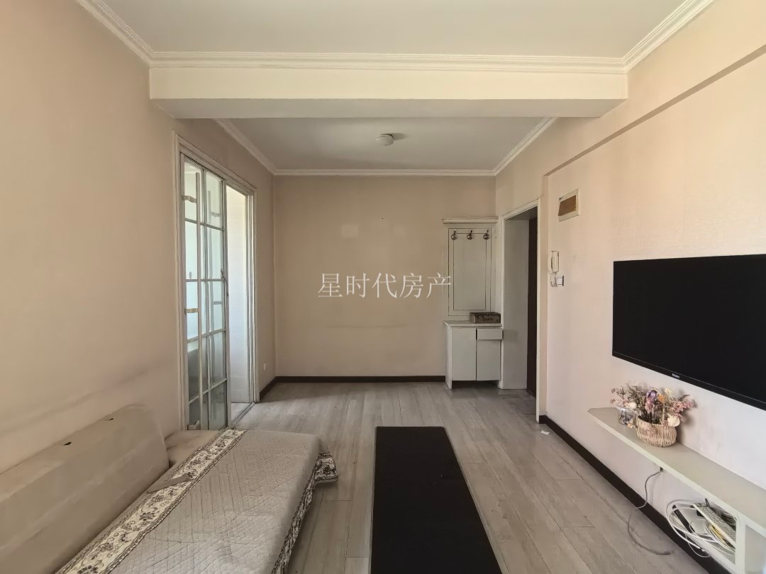 新城佳苑,新城佳苑一室一厅,带家具可按揭,可租可售7