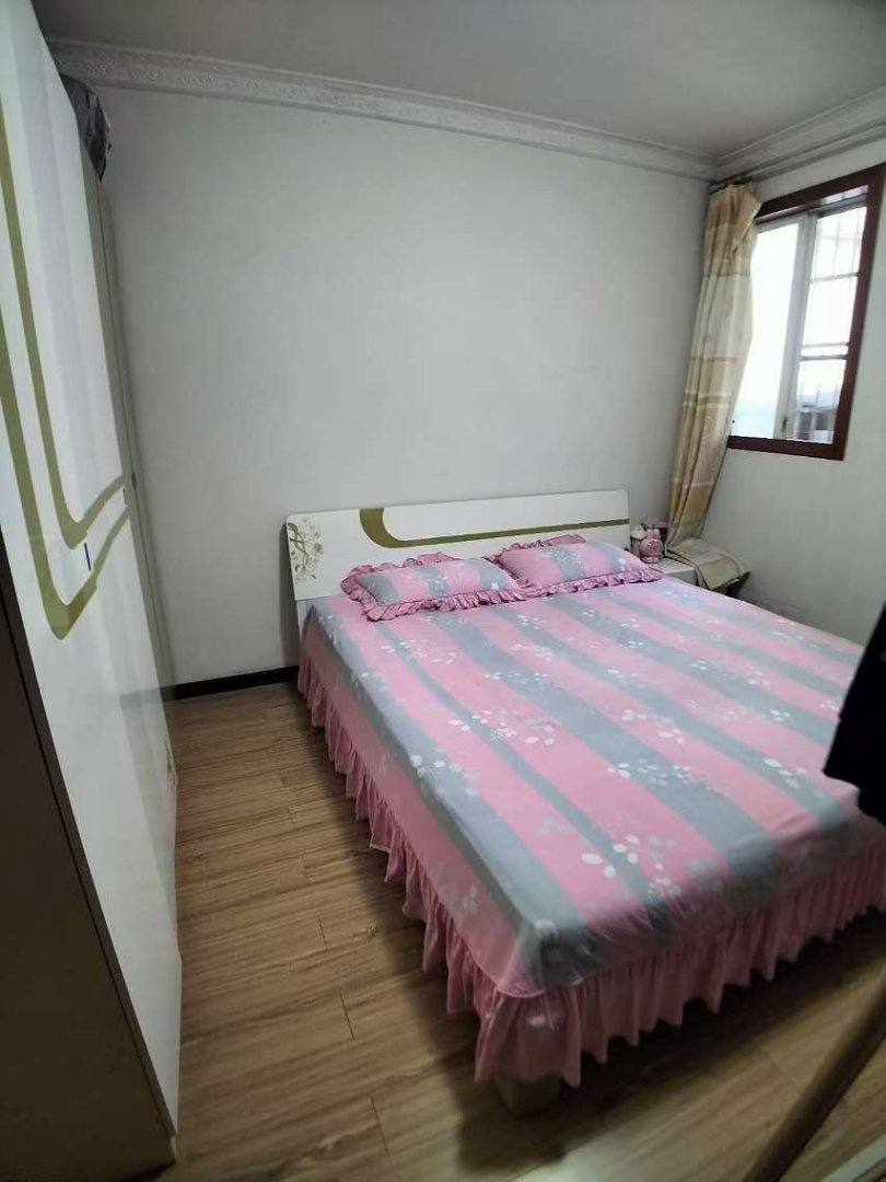 瓮安河滨小区,河滨小区 精装三房 证已满五3