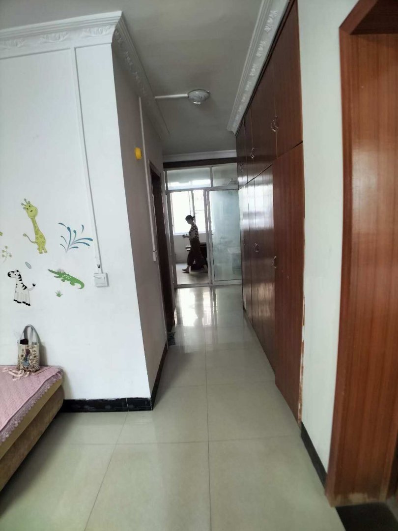 瓮安河滨小区,河滨小区 精装三房 证已满五4