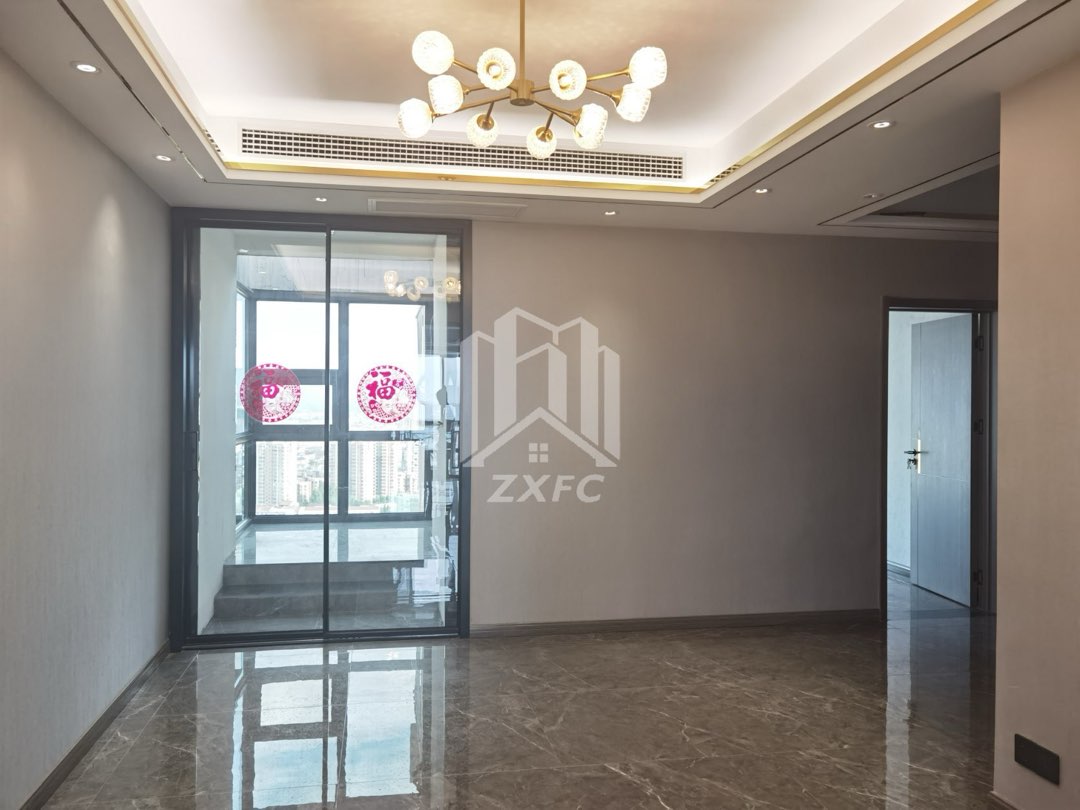 君临汉江二期,房子大户型,南北通,精装修带家具,全新装修未入住8