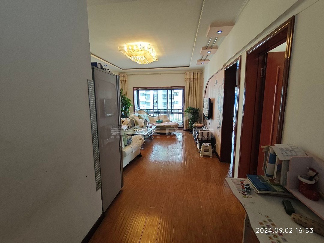 凤凰苑小区,紧邻地铁口,经典小房型,仅售60万元4