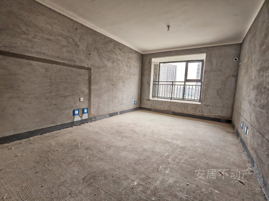 建业公园里,新体中心建业公园里,毛坯大四房3
