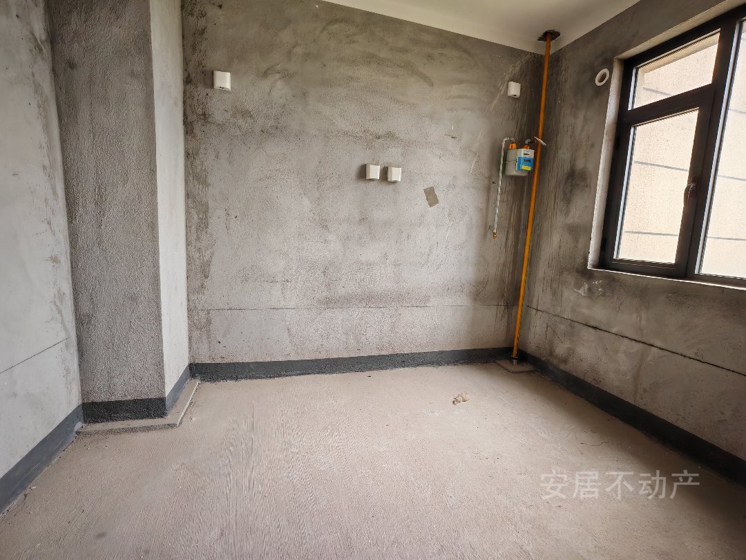 建业公园里,新体中心建业公园里,毛坯大四房11