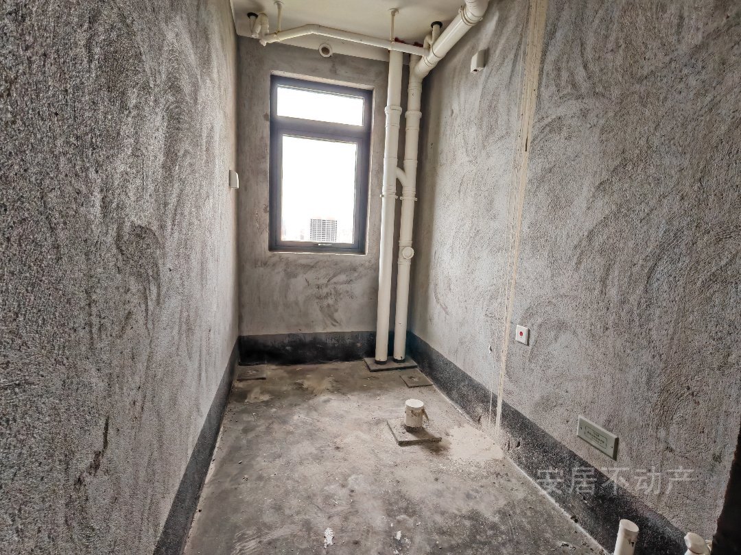 建业公园里,新体中心建业公园里,毛坯大四房5