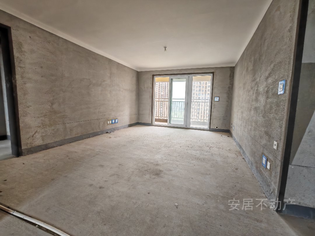 建业公园里,新体中心建业公园里,毛坯大四房7