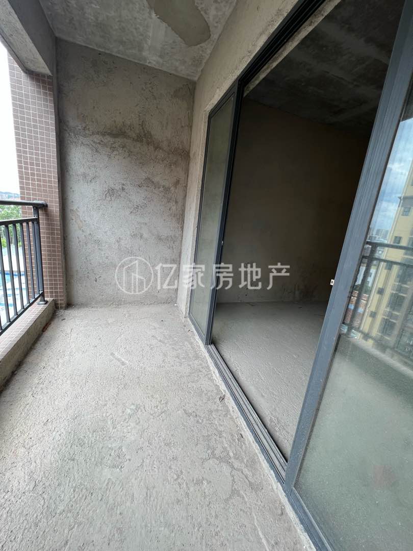 天润盛府,天润盛府,三房两厅,电梯靓楼层,售58万6