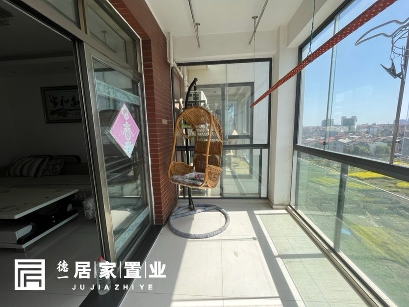 湖滨领地,湖滨领地,小高层,精装3室2厅2卫,诚心出售。8