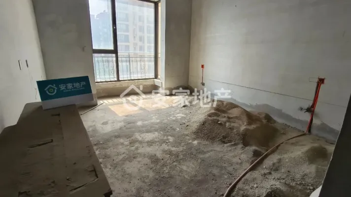 电梯小高层。观景房。水电已改。全款更名