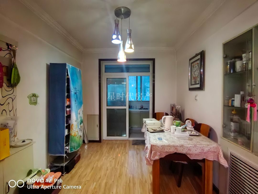 丽景园B区,丽景园B区两室两厅,东西通透带家具,可按揭7