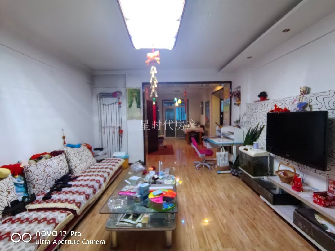 丽景园B区,丽景园B区两室两厅,东西通透带家具,可按揭2