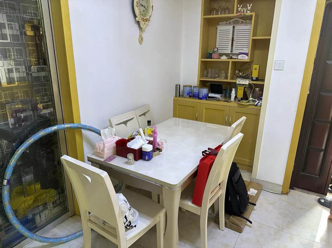 西湖春城,西湖春城好房出售!此房两证全!房主急售,价格可议!3