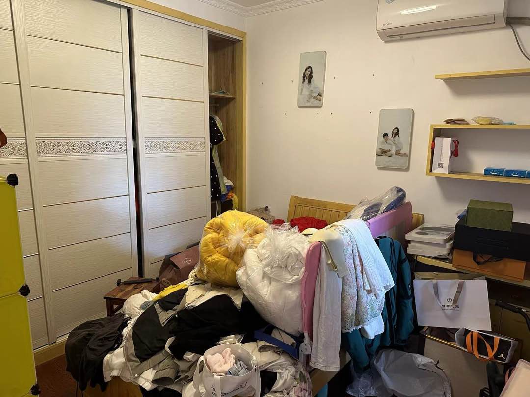 西湖春城,西湖春城好房出售!此房两证全!房主急售,价格可议!7