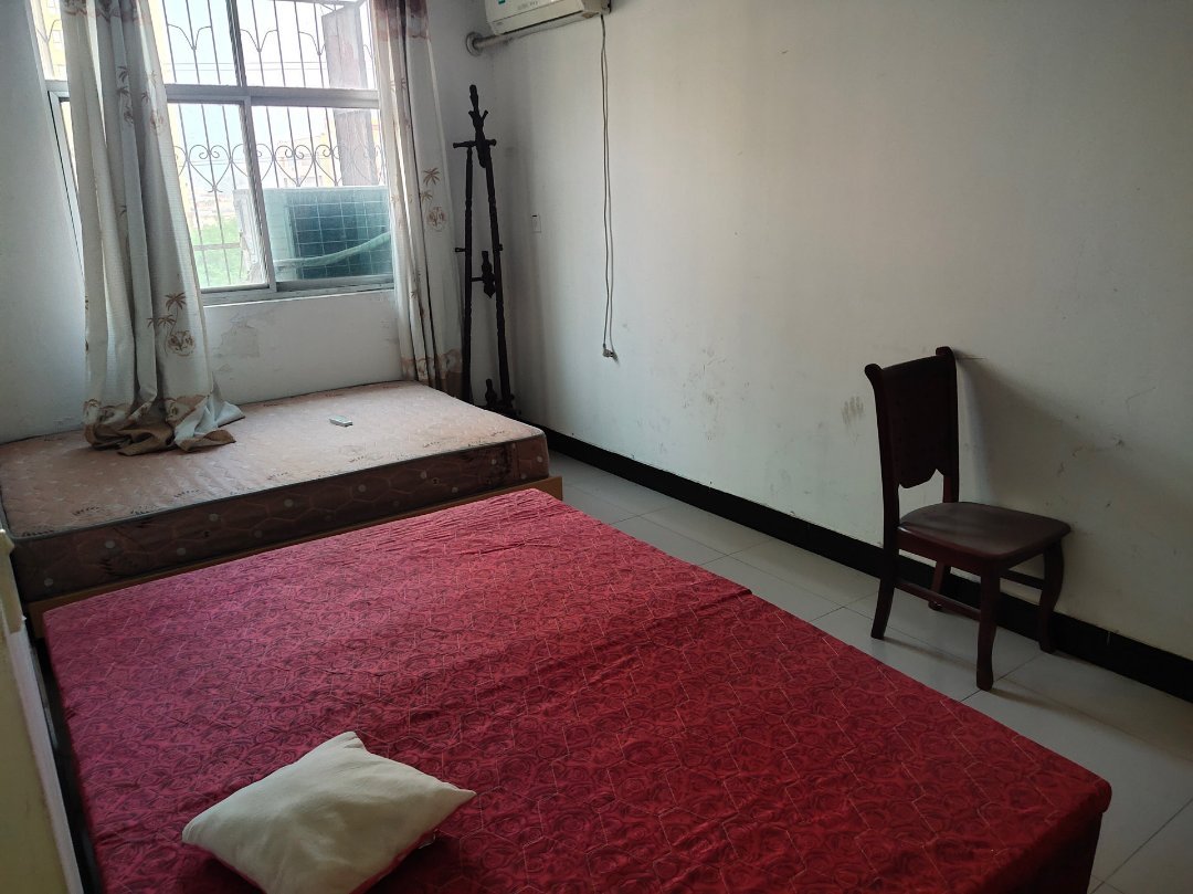昆仑路油脂公司,急售沙北昆仑路小学对面油脂公司家属院4楼137平36万5