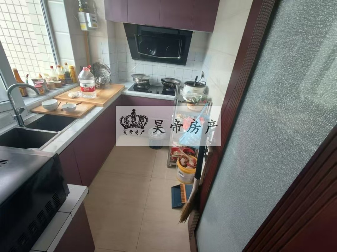 苹果家园,苹果家园,四室两厅两卫,南北通透,精装修,临近广场,商圈繁华6