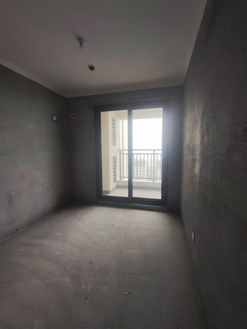 吾悦和府,毛坯3室2厅2卫1阳台地铁沿线,交通便利,舒适宜居3