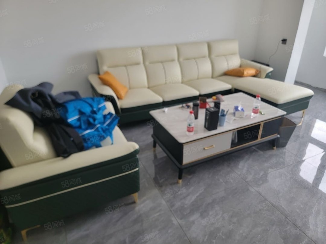 翠湖雅居,翡翠苑南区88㎡2室2厅1卫1阳台精装南北,好房出售2
