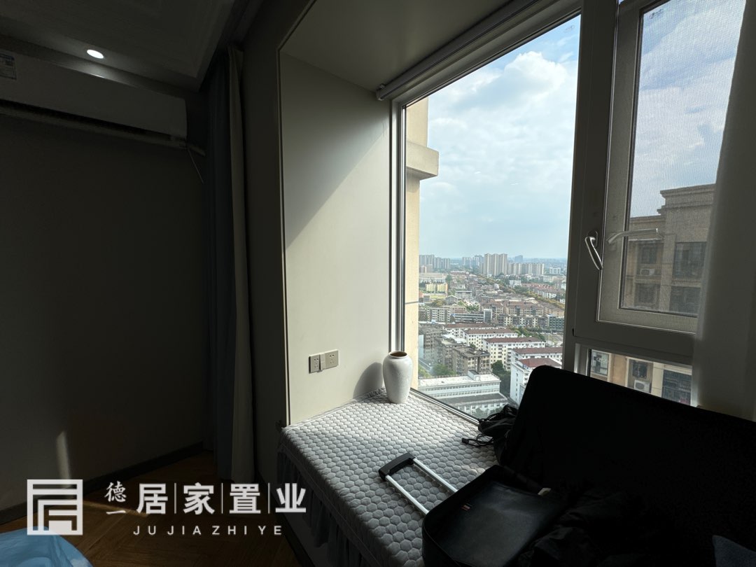 中珠家春秋,中珠家春秋 精装带家具家电 房东诚心出售10