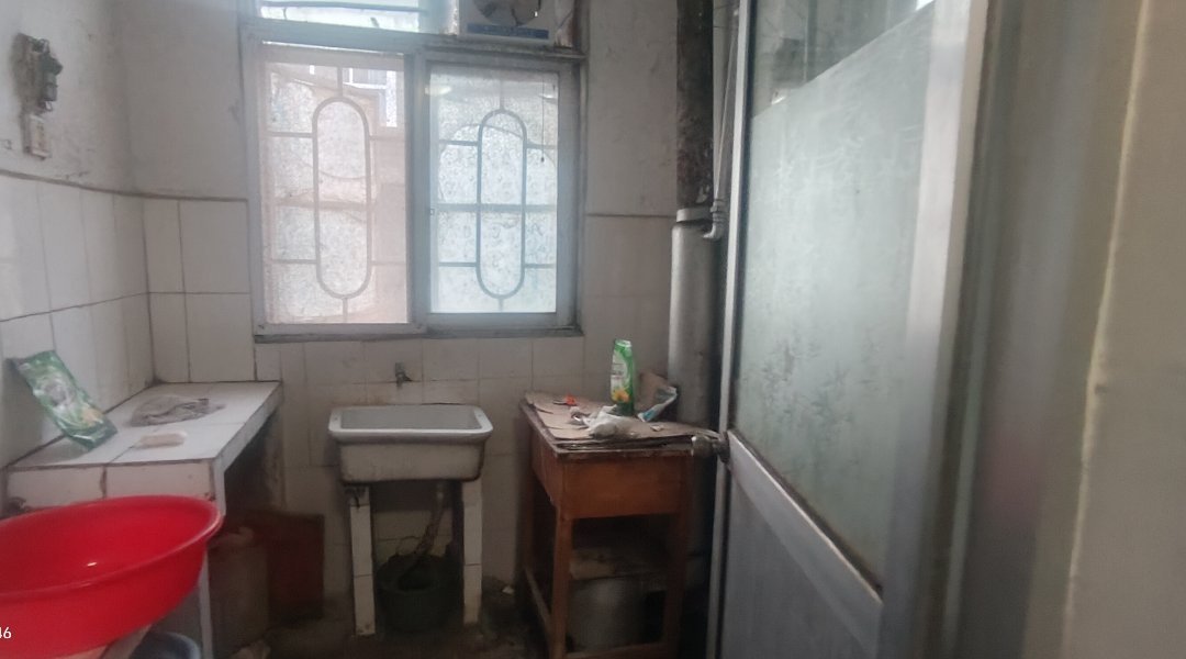 三里沟小区,一小附近 简装两室拎包入住4
