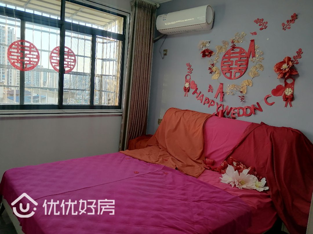 杰汇华庭,精装修九成新,家具家电齐全,电梯房好楼层,带22平车库6