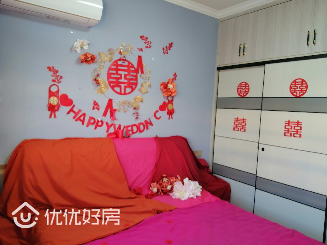 杰汇华庭,精装修九成新,家具家电齐全,电梯房好楼层,带22平车库5