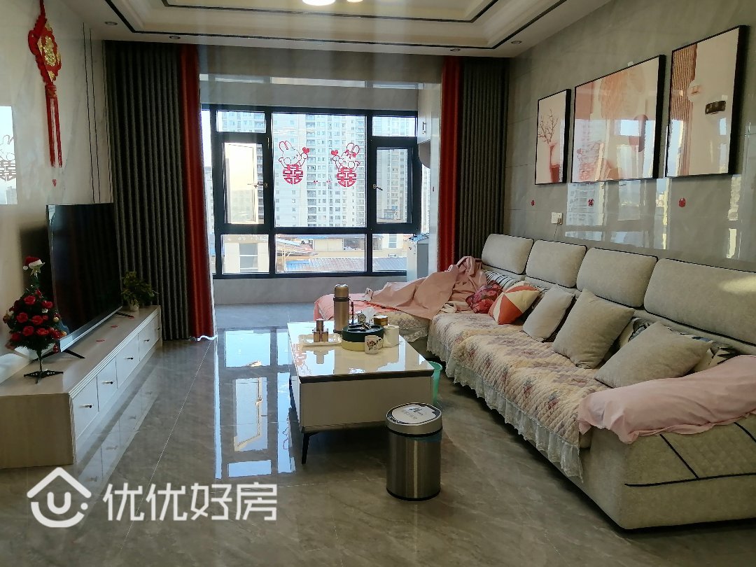 杰汇华庭,精装修九成新,家具家电齐全,电梯房好楼层,带22平车库11