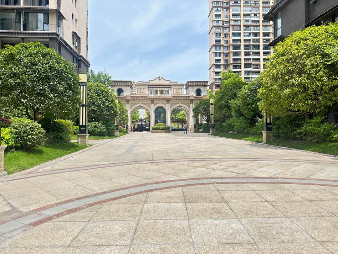欣华理想城,欣华理想城高层九成新精装3房2厅2卫3阳台16