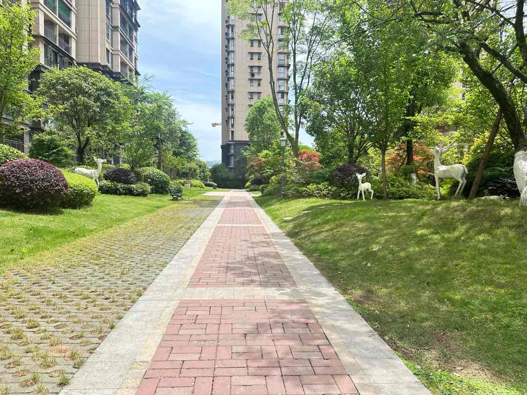 欣华理想城,欣华理想城高层九成新精装3房2厅2卫3阳台18
