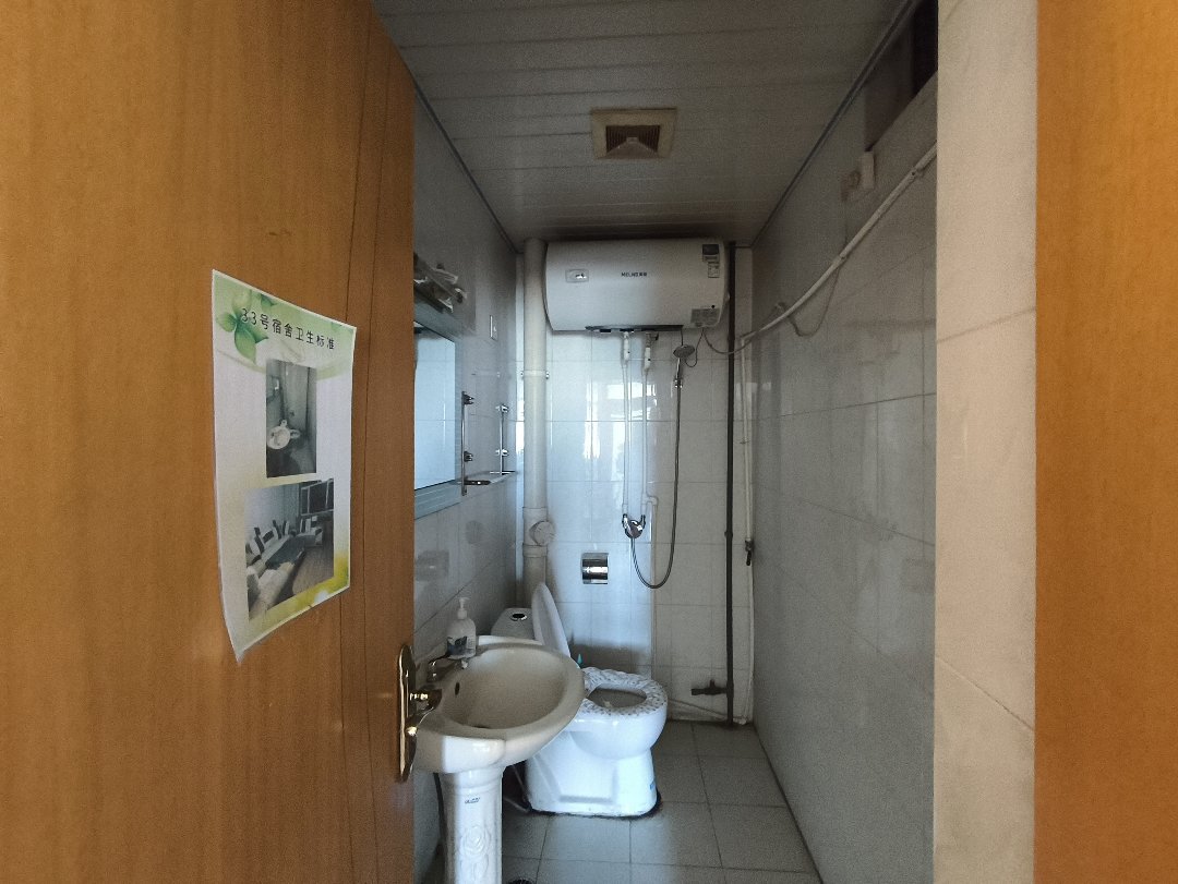 省建东区,八一广场附近电梯三居二卫大红本3