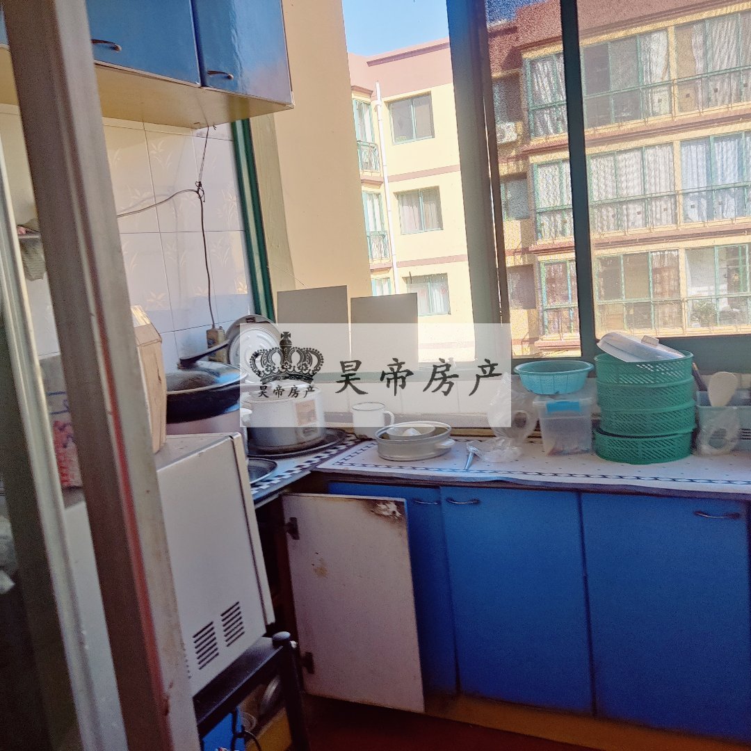 永丰街三期,临近十一中,南北通透,落地窗采光好3