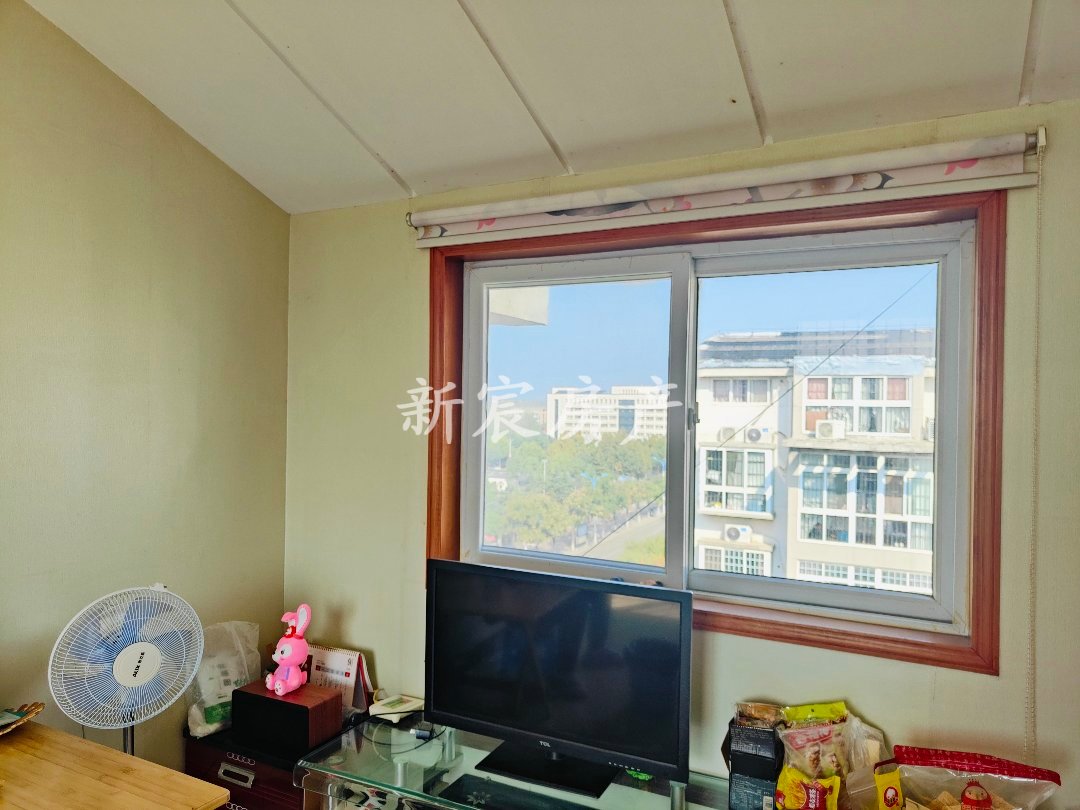 府邸花园,交通便利!户型好!2室2厅2卫1阳台业主急售4