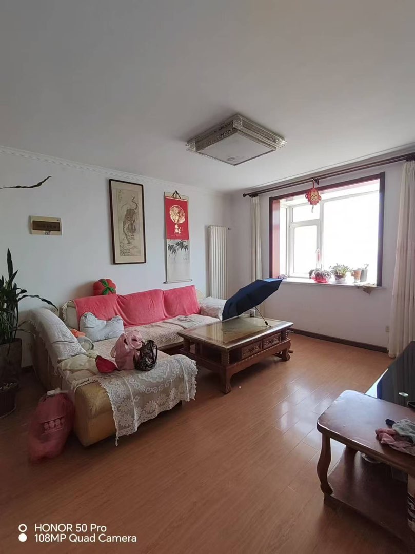 云南路小区,云南路小区105㎡3室2厅1卫1阳台精装,业主诚意出售1